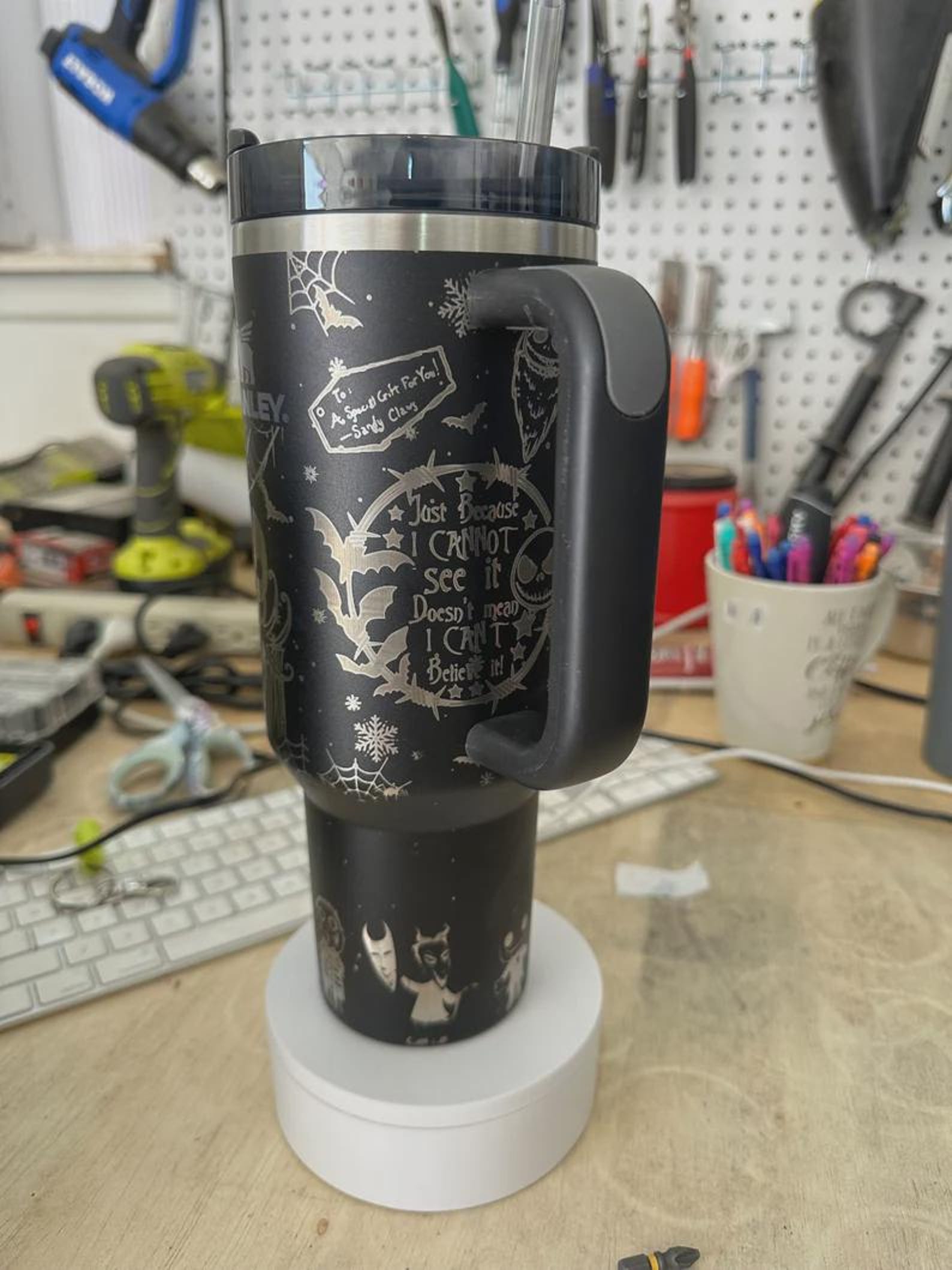 Vaso Stanley con grabado inspirado en Pesadilla antes de Navidad