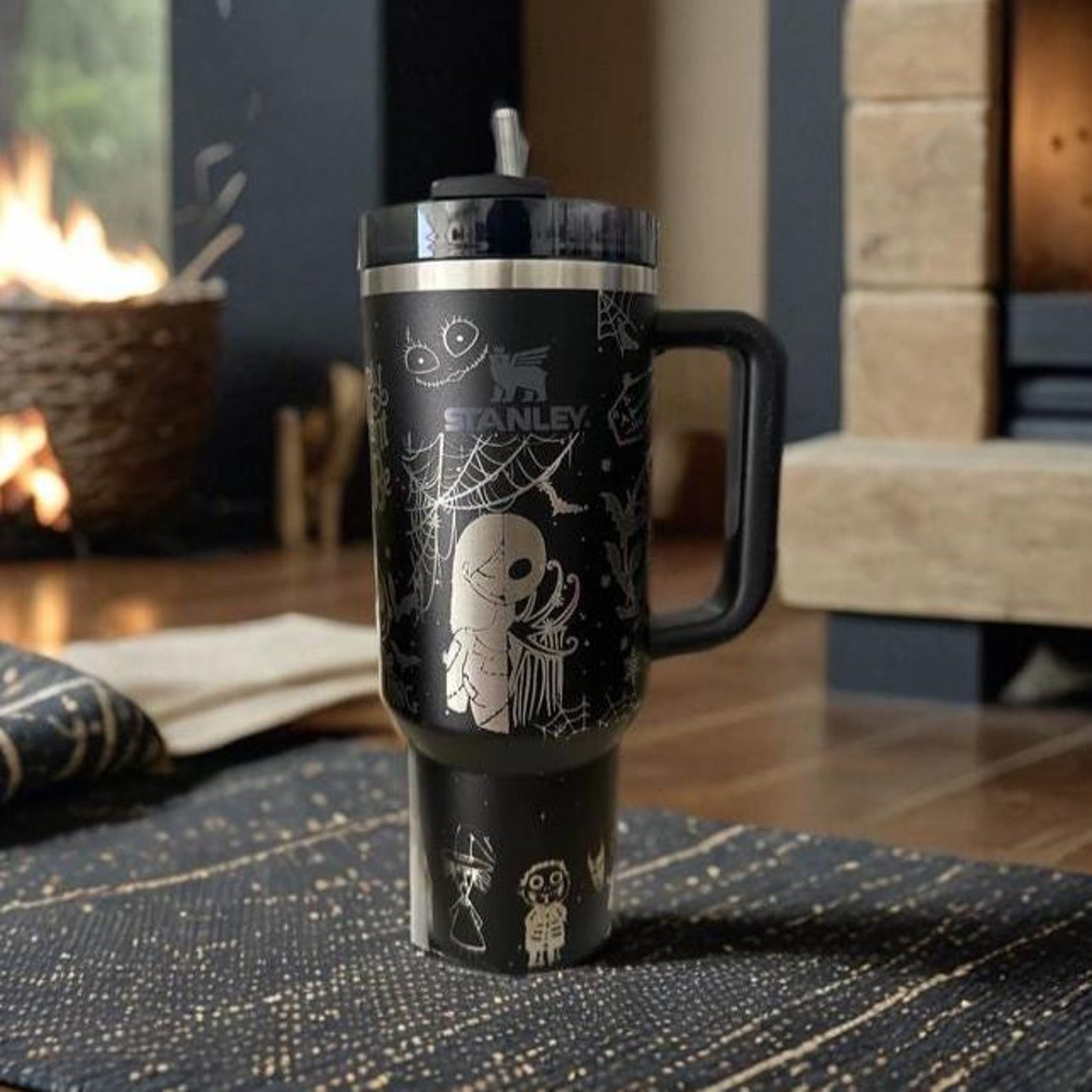 Vaso Stanley con grabado inspirado en Pesadilla antes de Navidad