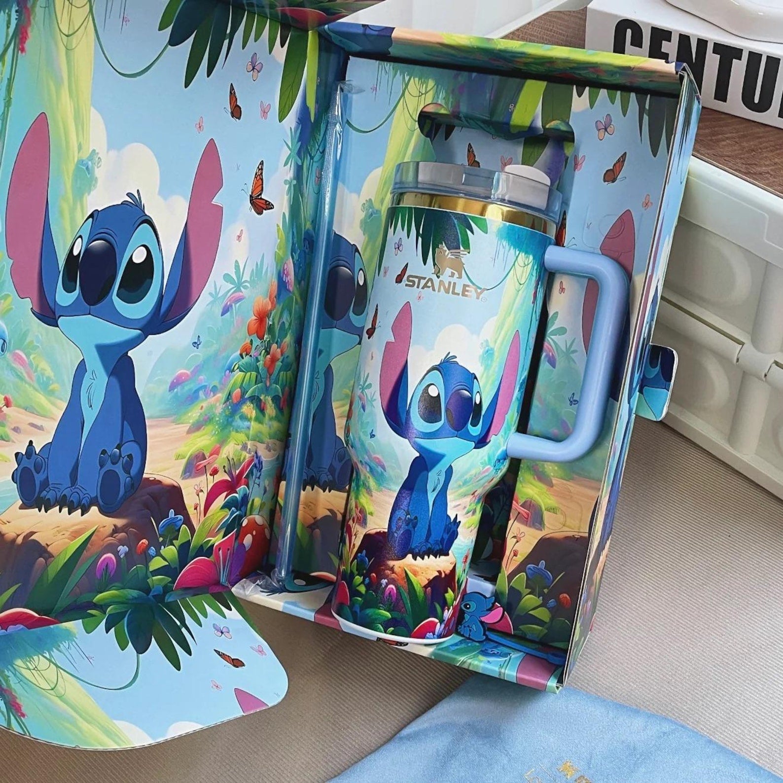 Vaso Stanley de Stitch de edición limitada que brilla en la oscuridad